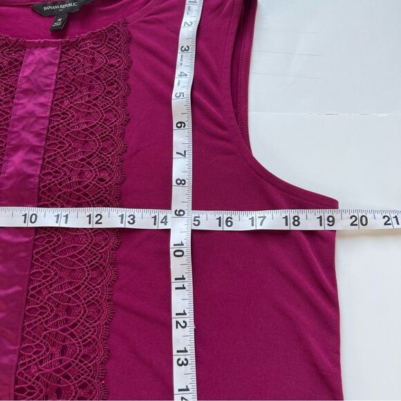 Banana Republic Sleeveless Berry Red Lace Trim Blouse Size M - Picture 10 of 10